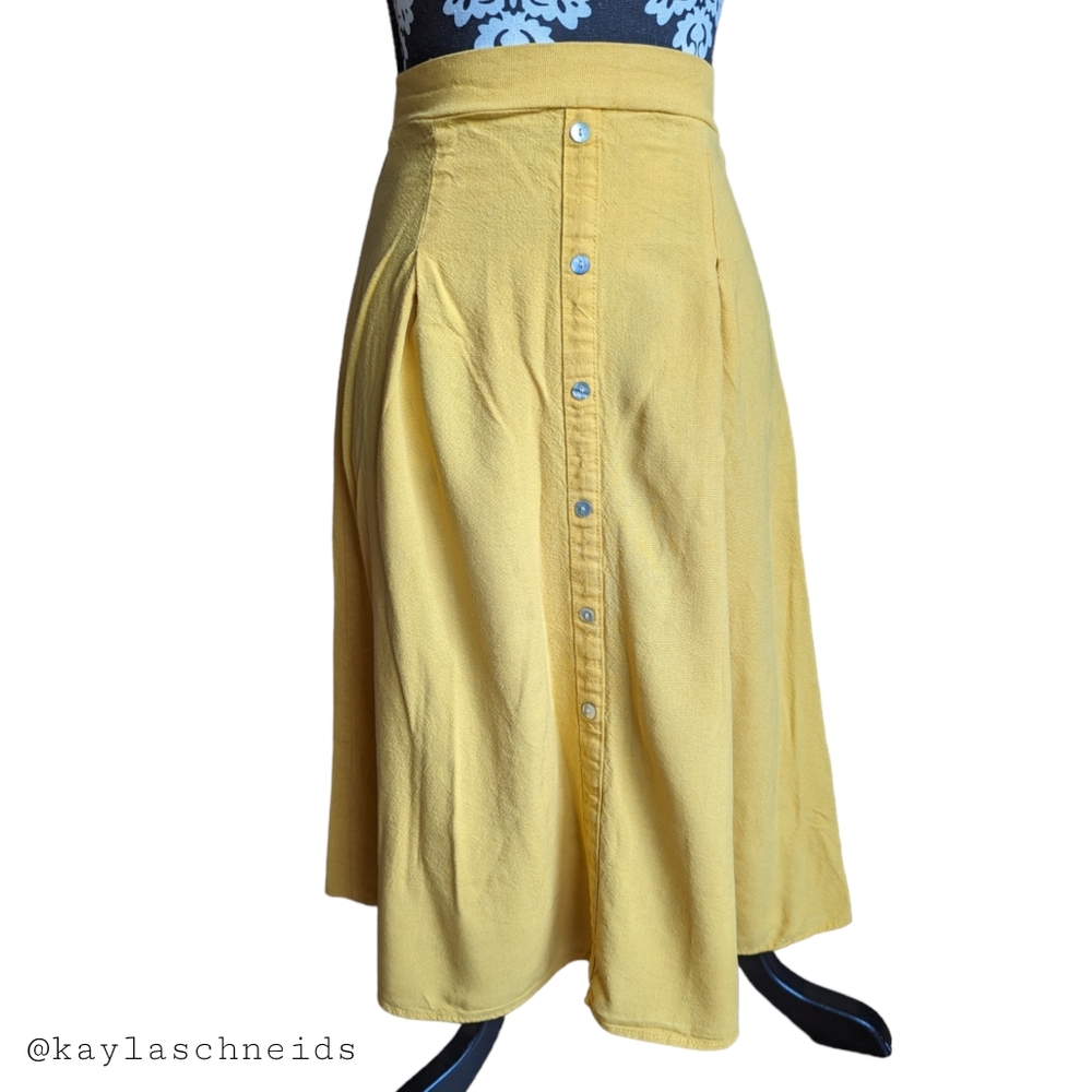 🌻2 for $20 | Linen Blend Mido Skirt with Button Detail on Front & Pleats